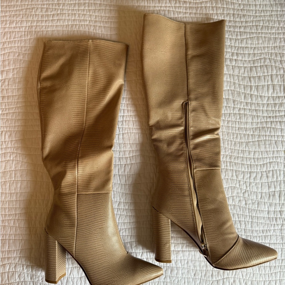 Billini Milla Boots in Light Taupe Scale